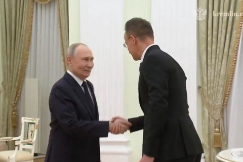 В.Путин олзлогдсон унгар цэргүүдийг суллажээ