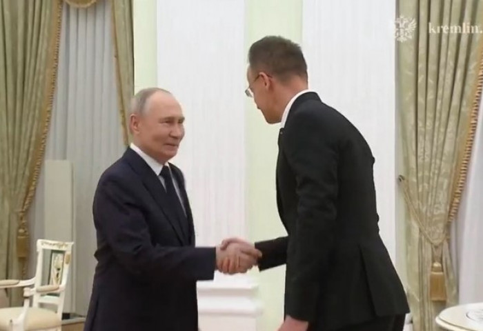 В.Путин олзлогдсон унгар цэргүүдийг суллажээ