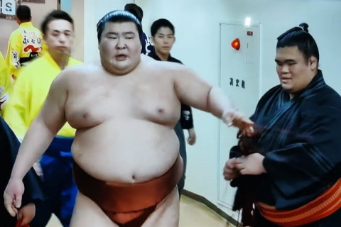 Хару башёгийн 2 дахь өдөр Киришима өвдөг шороодлоо