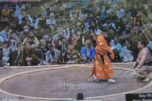 Сэкиваке Такаясү, Таканошёо нар 5 даваатай Хару башёг тэргүүлж явна