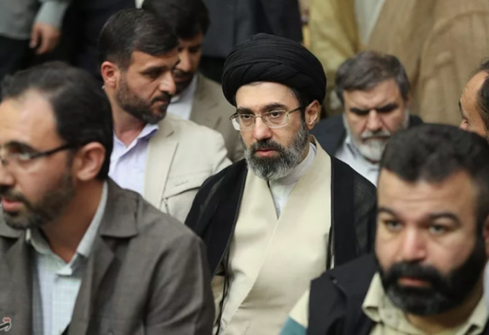 М.Хаменеи Москвад эмчлүүлж байна