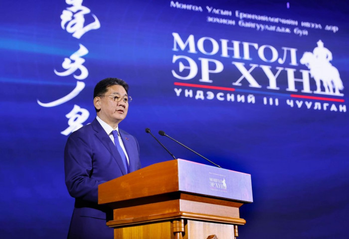 У.Хүрэлсүх: Илүү үүрэг, хариуцлага хүлээж, ачааны хүндийг үүрэх нь эр хүний жудаг, нэр төрийн хэрэг, эрхэм үүрэг