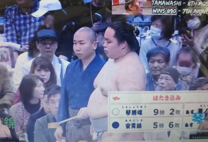 Хару башёг  Киришима 10 даваатай ганцаараа тэргүүлж эхэллээ