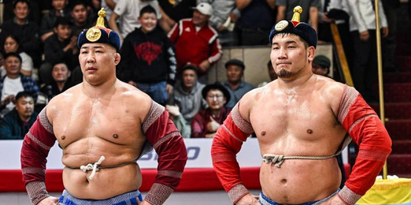 Улсын аварга О.Хангай бөхийн өргөөний барилдаанд 40 дэхээ түрүүллээ