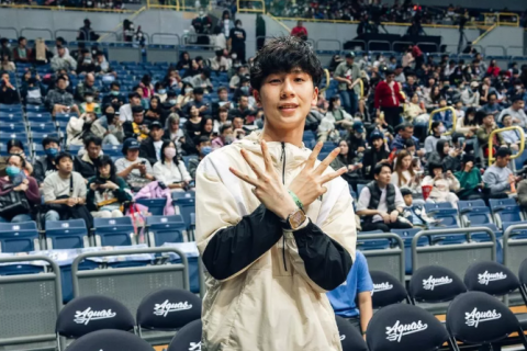 Линь Юйтинийг эмэгтэйчүүдийн тэмцээнд оролцохыг зөвшөөрчээ