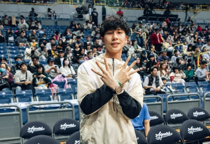 Линь Юйтинийг эмэгтэйчүүдийн тэмцээнд оролцохыг зөвшөөрчээ