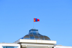 Улаанбаатарт 10-12 хэм дулаан байна