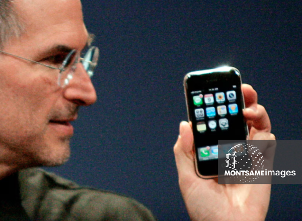 “Apple” компанийг үүсгэн байгуулсаны 50 жилийн ой тохиож байна