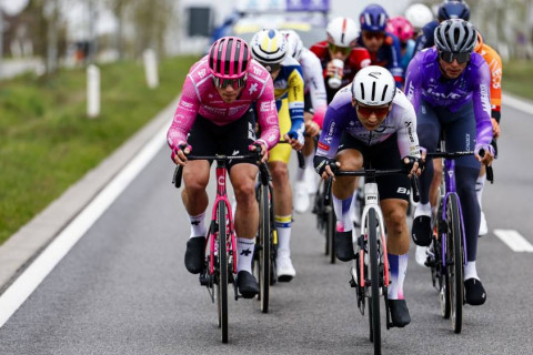 С.Жамбалжамц “Tour of Flanders”-д уралдсан анхны монгол тамирчин болов