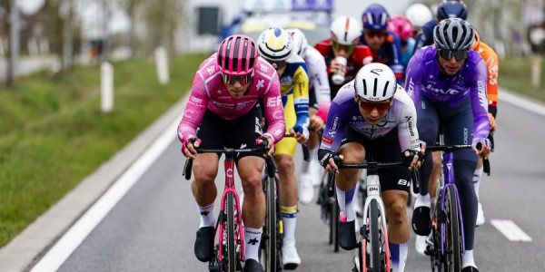 С.Жамбалжамц “Tour of Flanders”-д уралдсан анхны монгол тамирчин болов