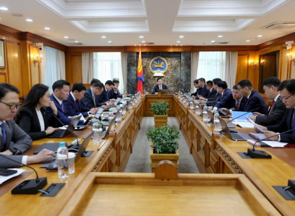 Ерөнхий сайдын шийдвэрээр 12100 компанийн дансыг 1 сарын хугацаатай нээлээ