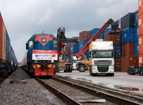 Төв-Евразийн тээврийн коридор Монгол Улстай тогтоосон эдийн засгийн харилцааг гүнзгийрүүлнэ гэв