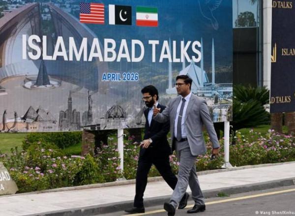 Ормузын асуудлаар АНУ, Ираны төлөөлөгчид санал зөрөлджээ