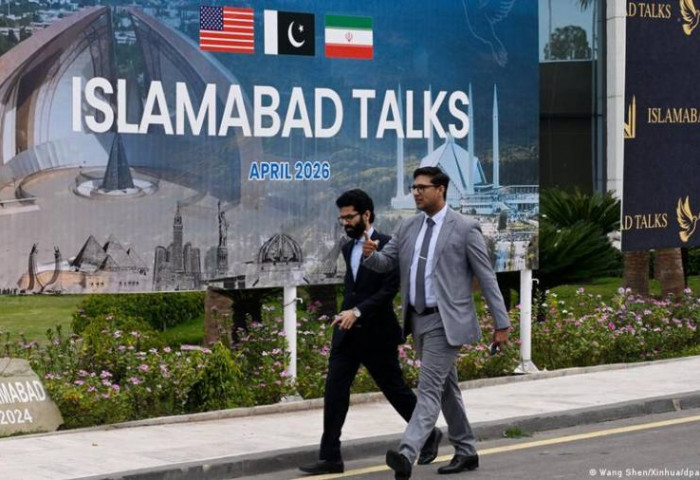 Ормузын асуудлаар АНУ, Ираны төлөөлөгчид санал зөрөлджээ