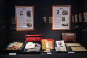 Европт 100 жилийн өмнө суралцсан залуусын эд зүйлс, гар бичмэл зэрэг 300 гаруй үзмэрийг дэлгэв