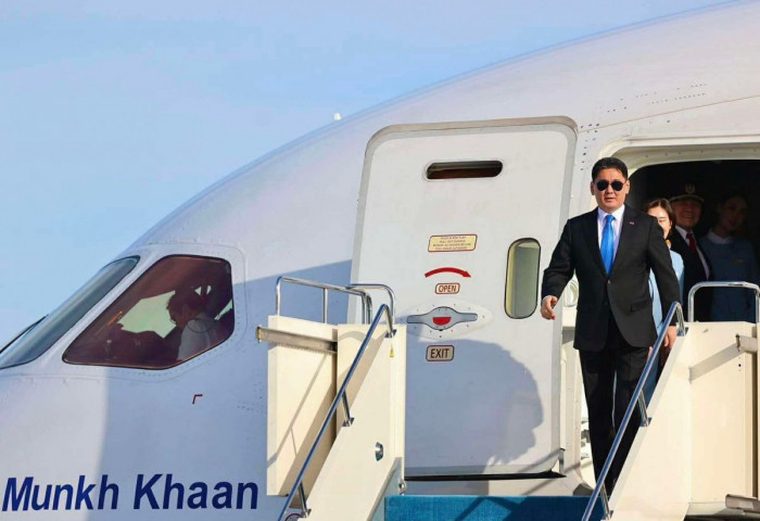 Ерөнхийлөгч У.Хүрэлсүх Бүгд Найрамдах Казахстан Улсад төрийн айлчлал хийхээр хүрэлцэн ирлээ