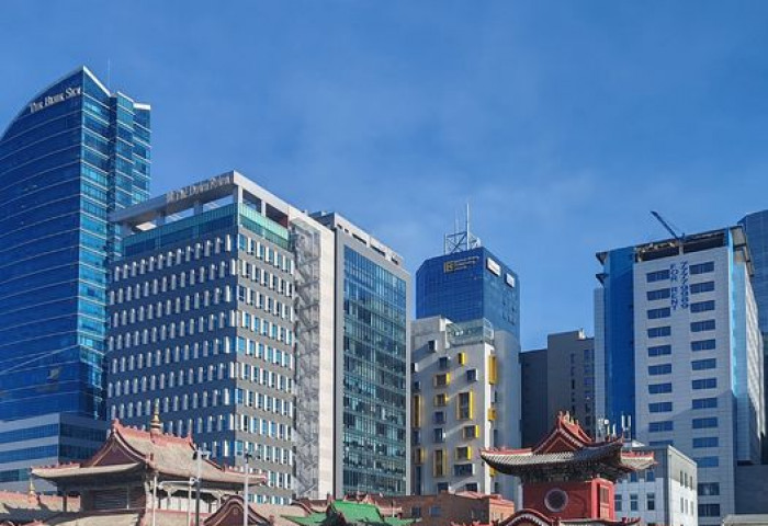 Улаанбаатарт 10-12 хэм дулаан байна