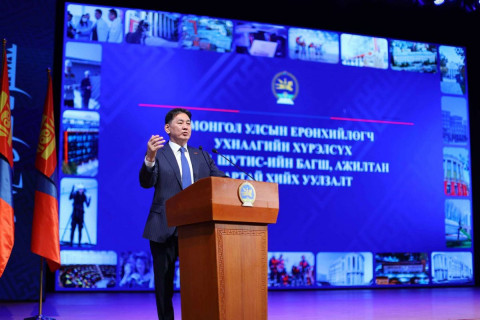 Ерөнхийлөгч У.Хүрэлсүх МУИС, ШУТИС-ийн багш, ажилтнуудтай уулзлаа
