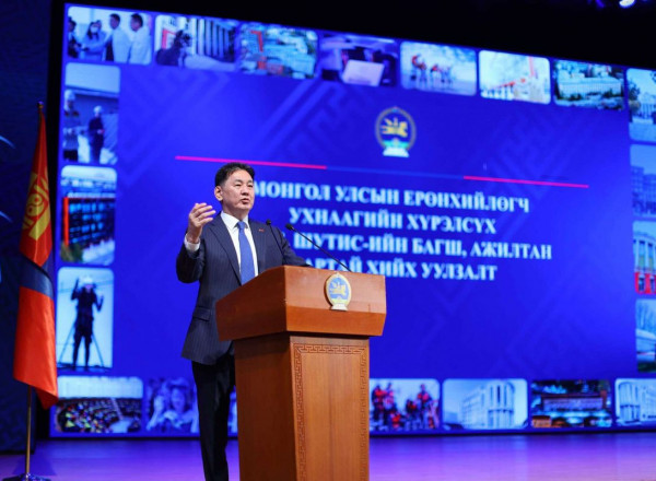 Ерөнхийлөгч У.Хүрэлсүх МУИС, ШУТИС-ийн багш, ажилтнуудтай уулзлаа
