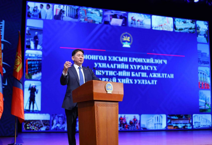 Ерөнхийлөгч У.Хүрэлсүх МУИС, ШУТИС-ийн багш, ажилтнуудтай уулзлаа