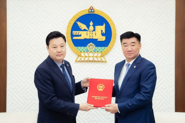 Монгол Улсын Ерөнхийлөгчийн сонгуулийн тухай хуульд нэмэлт, өөрчлөлт оруулах тухай хуулийн төсөл өргөн мэдүүлэв