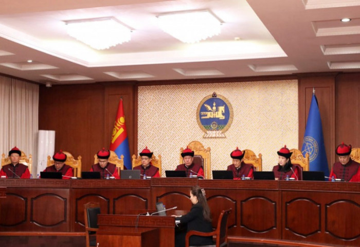Монгол Улсын Үндсэн хуулийн цэцийн их суудлын хуралдаан болов