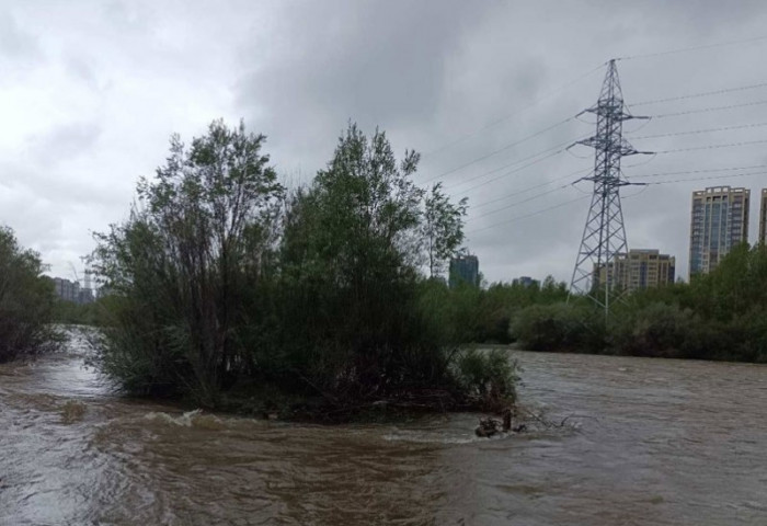 Өнөөдөр Сэлэнгэ, Төв, Өвөрхангайн нутгаар аадар орж, үерлэх аюултайг анхааруулав