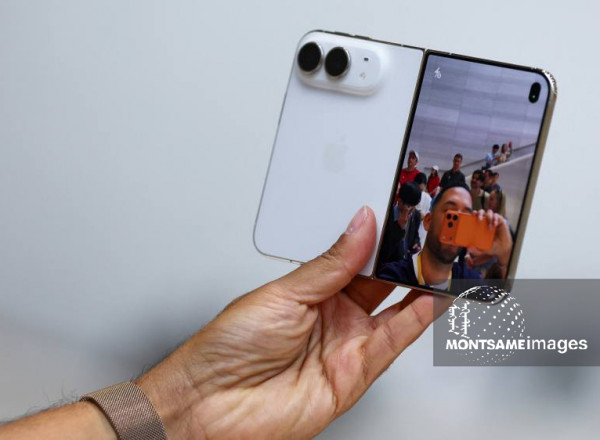 Apple компани эвхэгддэг iPhone Duo ухаалаг гар утсаа танилцууллаа
