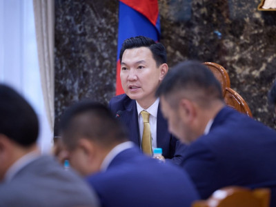 Зөвшөөрөл авах, хүсэлт гаргахаас олгох хүртлэх бүх үйл ажиллагаанд баримт бичгийг иргэнээс нэг удаа авч, өргөдөл, хүсэлтийг шуурхай шийдвэрлэхийг үүрэг болголоо