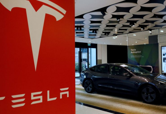 Tesla импортын автомашины зах зээлд тэргүүлэх байр сууриа хадгалжээ