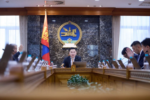 Томуугаар өвдсөн хүүхдээ асарч байгаа эх, эцэг, асран хамгаалагчид цалинтай чөлөө олгох, эсхүл цахимаар ажиллуулна