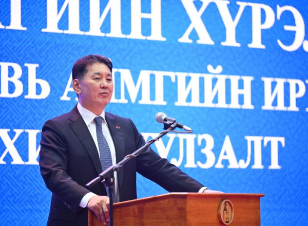 Ерөнхийлөгч У.Хүрэлсүх Дорноговь аймгийн иргэдтэй уулзав