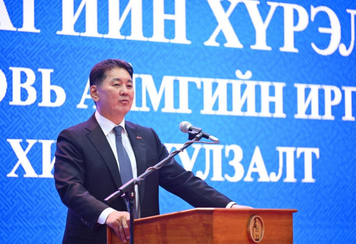 Ерөнхийлөгч У.Хүрэлсүх Дорноговь аймгийн иргэдтэй уулзав
