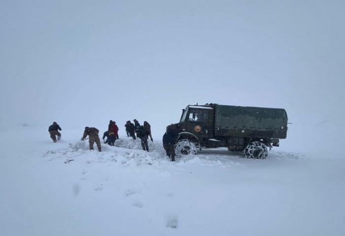 Цас их хэмжээгээр орсон сумдын малчдад дэмжлэг үзүүллээ