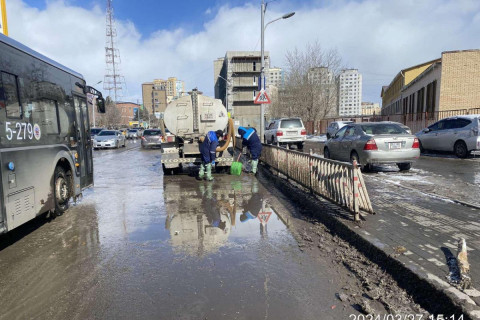 Зам талбайд тогтсон 92 тонн усыг сорууллаа