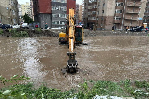 Сэлбэ, Дунд гол дагуух аж ахуйн нэгжүүд голын лаг хагшаасыг цэвэрлэнэ