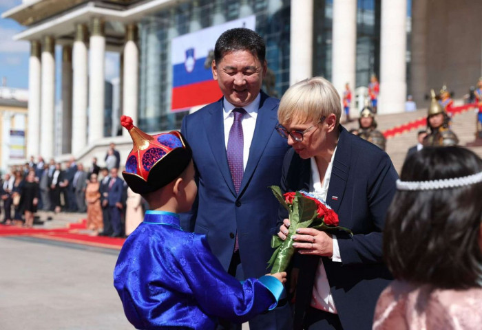 Бүгд Найрамдах Словени Улсын Ерөнхийлөгчийг албан ёсоор угтаж авлаа