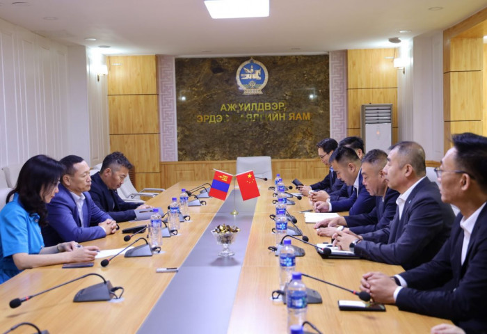 БНХАУ-ын ӨМӨЗО-ны Зам, тээврийн групп компанийн төлөөлөгчдийг хүлээн авч уулзав