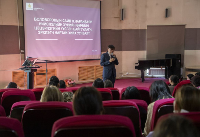 Нийслэлийн СХД, СБД, ХУД-ий төрийн болон төрийн бус өмчийн цэцэрлэгийн эрхлэгчидтэй уулзлаа