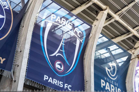 Францын хамгийн чинээлэг гэр бүл Paris FC клубийг худалдаж авахаар хэлэлцээ хийж байна